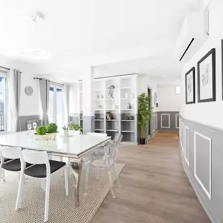 Luxurious Chic 130 M Terrace Champs-elysees * Paris